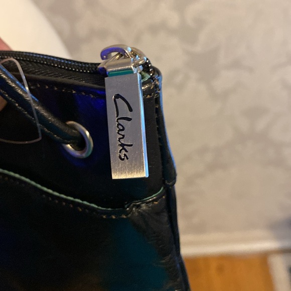 Clarks cross body leather black bag - Picture 5 of 9